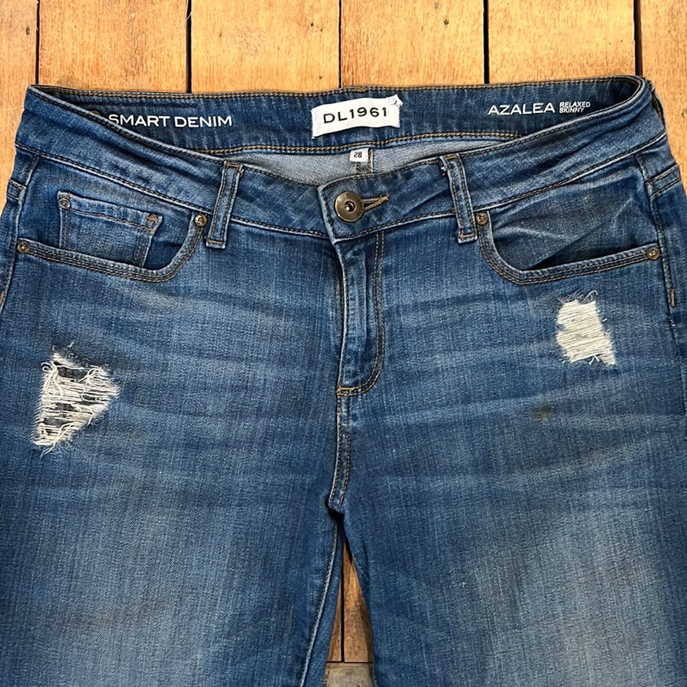DL 1961 Relaxed Skinny Azalea Skinny Jeans Distressed Medium Rise sz 28